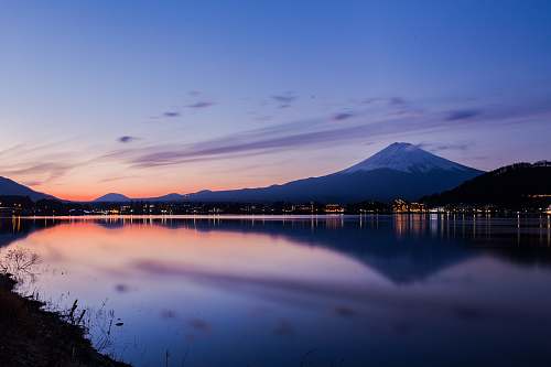 lake kawaguchi pointed mount at sunset dawn